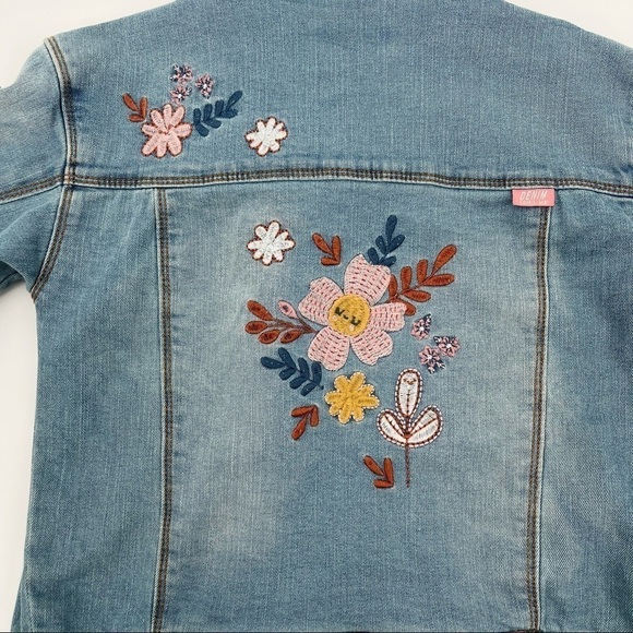 SOURIS MINI Girls Embroidered Jean Jacket with Patches button down size: 6 - Picture 2 of 12